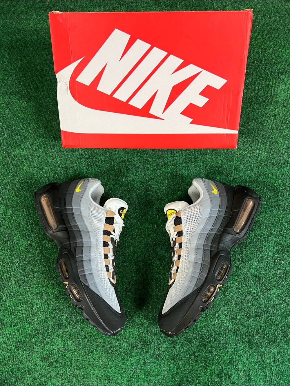 Nike Air Max 95 Icons Yellow Strike Size 11 (DX4236-100)